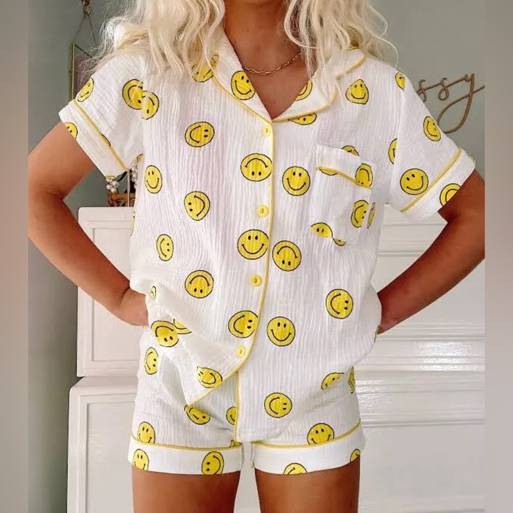 Smiley face pajama set